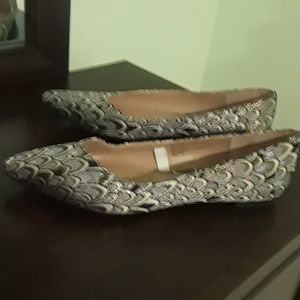 Womans pattern flats-shoes